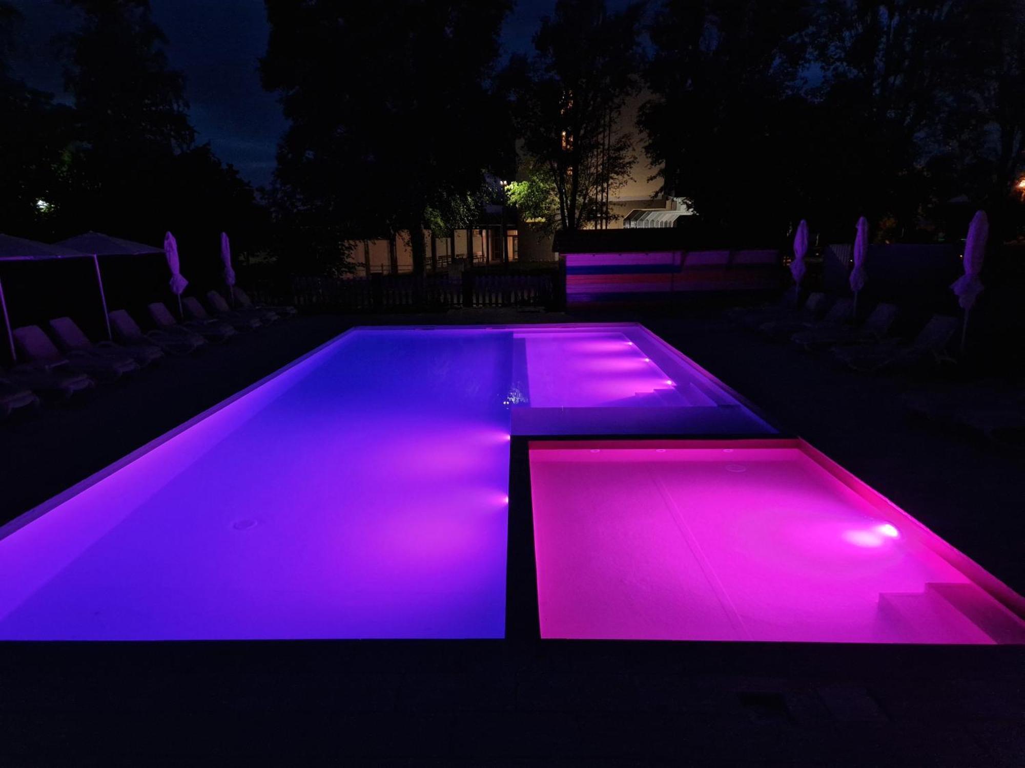 Colors Holiday Hotel Siofok Exterior photo